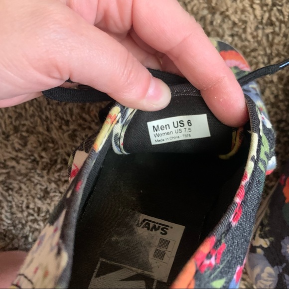 Unisex Floral Van Sneakers - Picture 6 of 7